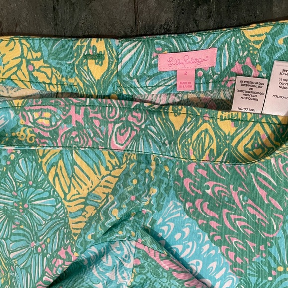 RARE💚Lilly Pulitzer💛 shorts - Picture 2 of 7